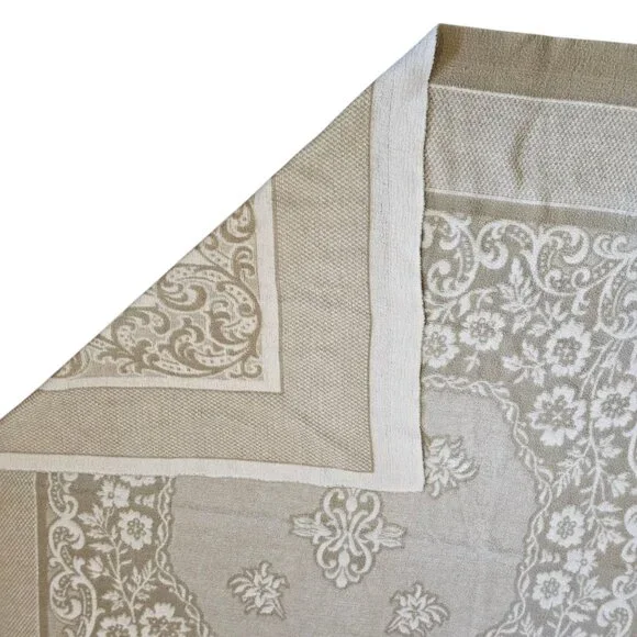 VTG Cream Beige Reversible Damask Floral Coverlet Bedspread‎ French Twin Full - Picture 3 of 13